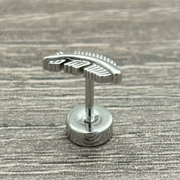 NEW! Tiny Feather Earrings Silver - Picture 6 of 8